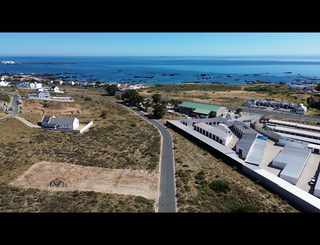944M² VACANT LAND FOR SALE IN BRITANNICA HEIGHTS